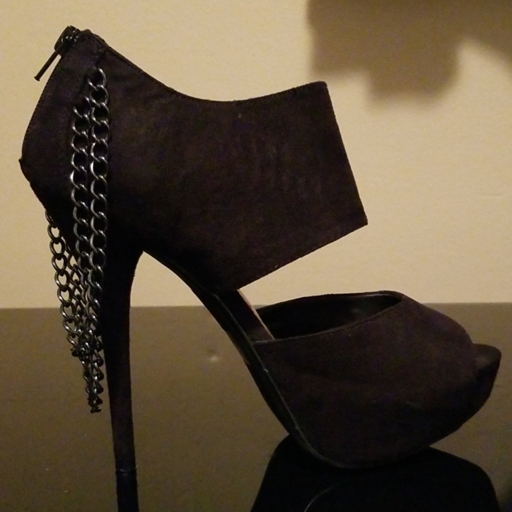 Shoes - Picture 8 of 8